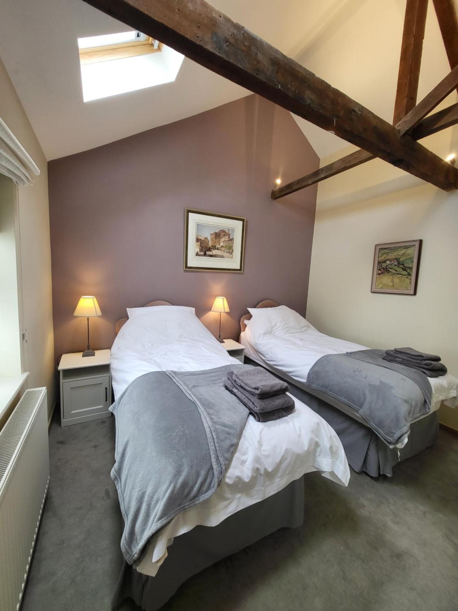 The Coach House Villa Cheltenham Exteriör bild