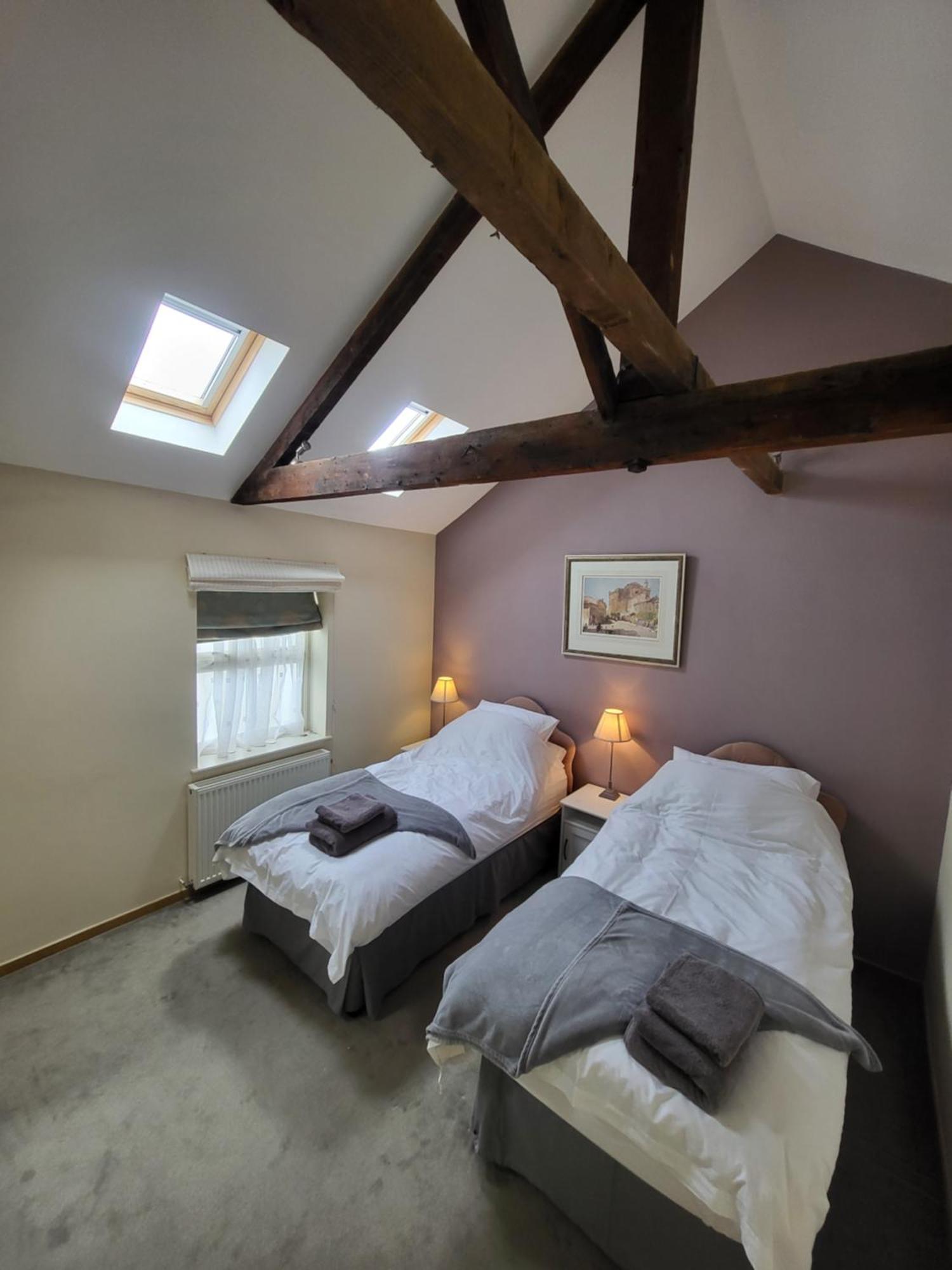 The Coach House Villa Cheltenham Exteriör bild